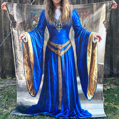 Medieval Noblewoman Velveteen Throw Blanket – Premium Soft Plush Queen History Gift
